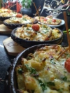 PASTICHIO Dindy - La Tuniserie "Commandez en ligne chez La Tuniserie et régalez-vous avec nos brunchs gourmands, burgers généreux et plats maison, livrés directement chez vous, sans compromis sur la qualité."